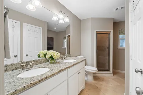 $825,000 | 991 Curtin Street, Houston, TX 77018