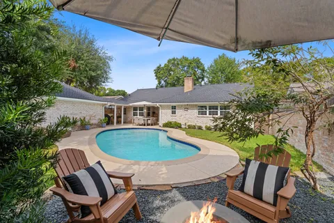 $825,000 | 991 Curtin Street, Houston, TX 77018