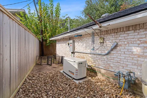 $825,000 | 991 Curtin Street, Houston, TX 77018