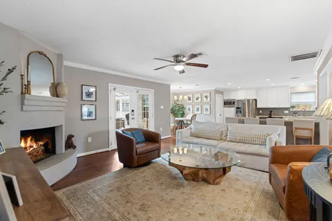 $825,000 | 991 Curtin Street, Houston, TX 77018