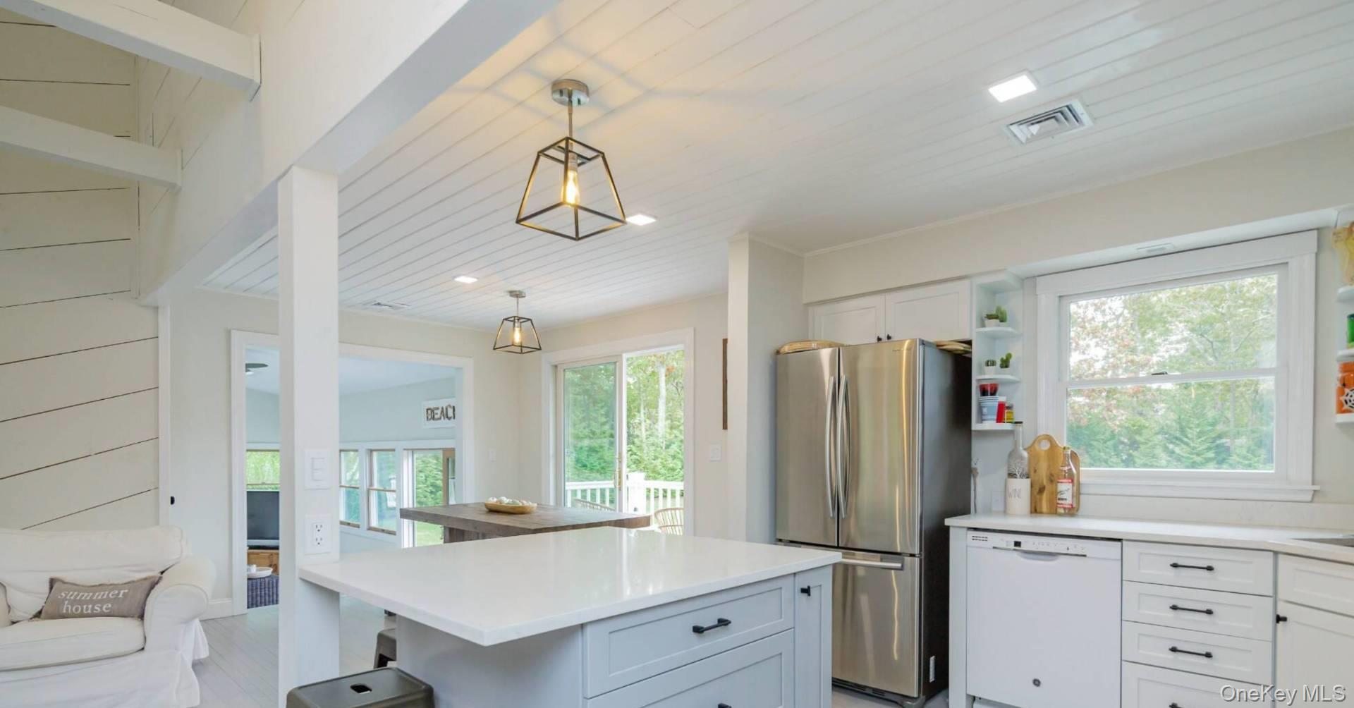45 Sherwood Road Hampton Bays, NY 11946 - Photo 12 of 33