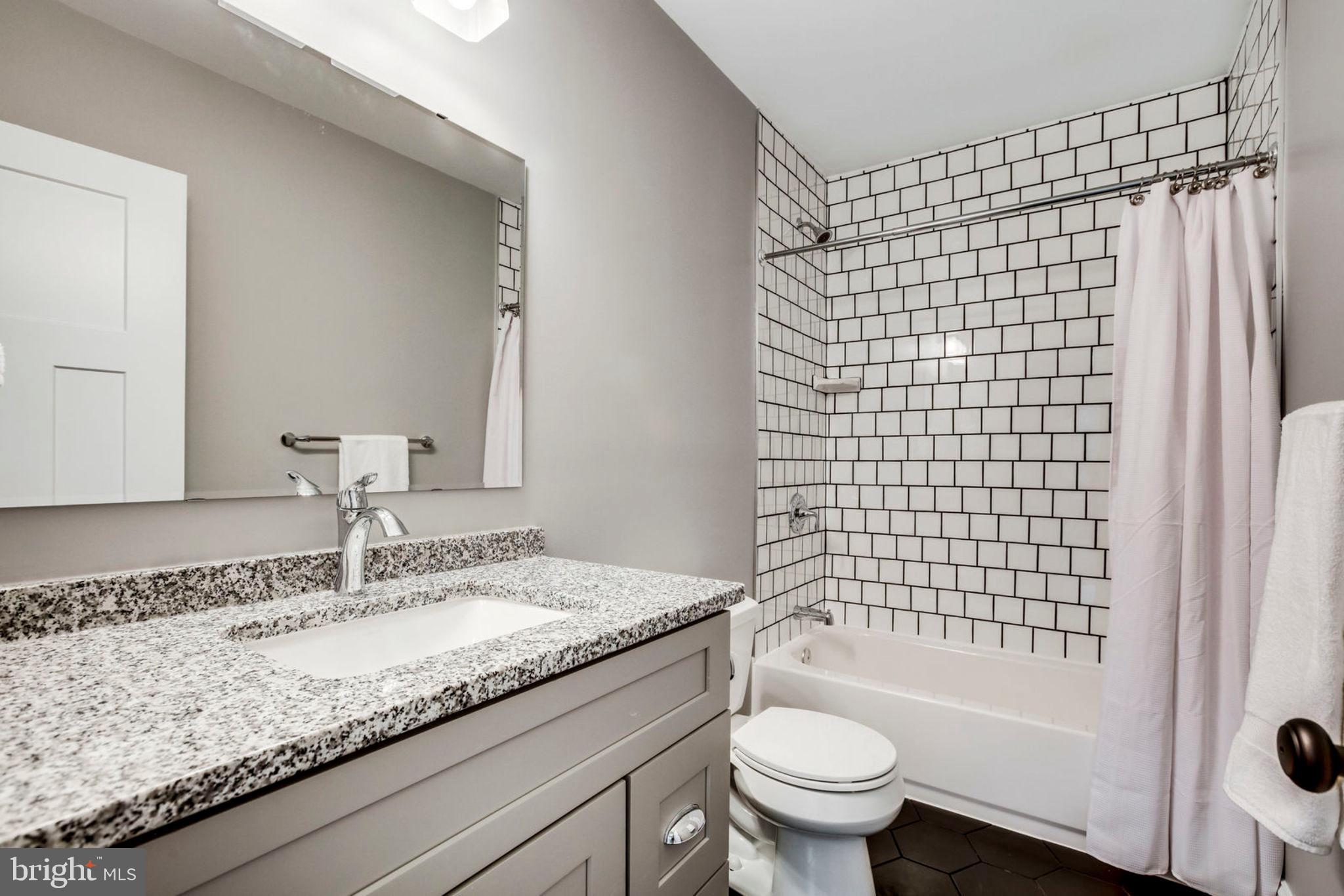 3106 North Glebe Road Arlington, VA 22207 - Photo 20 of 48 Main Floor Bath