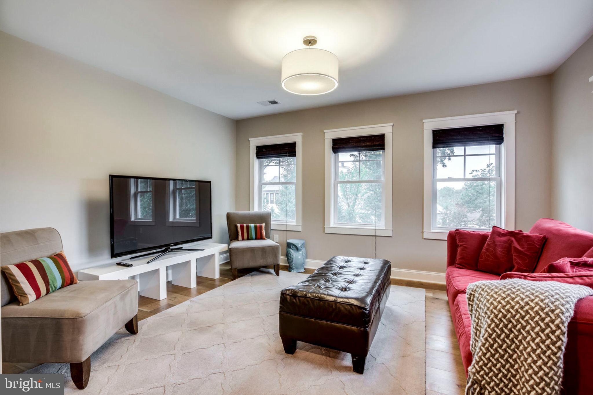 3106 North Glebe Road Arlington, VA 22207 - Photo 25 of 48 LR Could Double as Playroom or Office