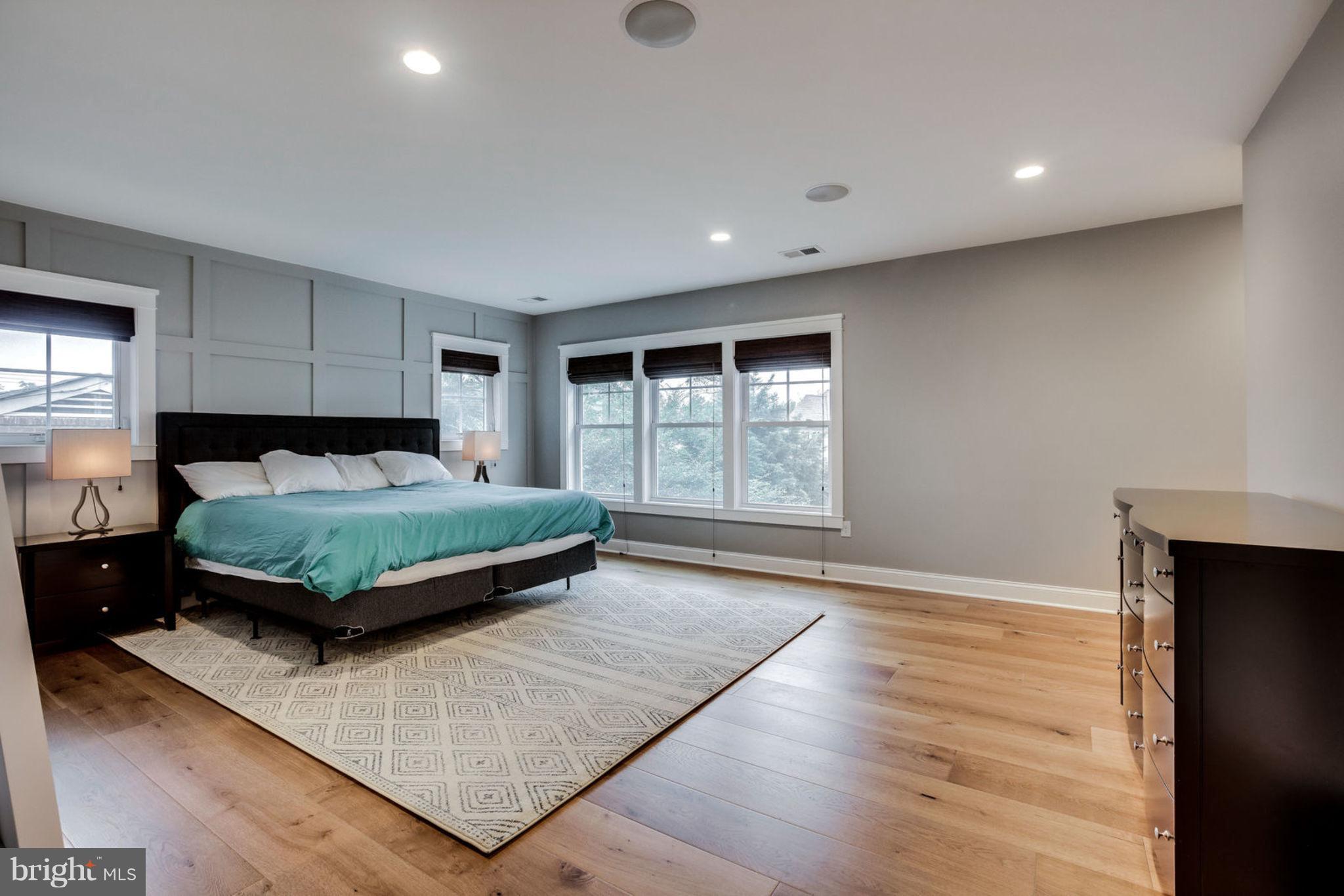 3106 North Glebe Road Arlington, VA 22207 - Photo 27 of 48 Large Master Bedroom