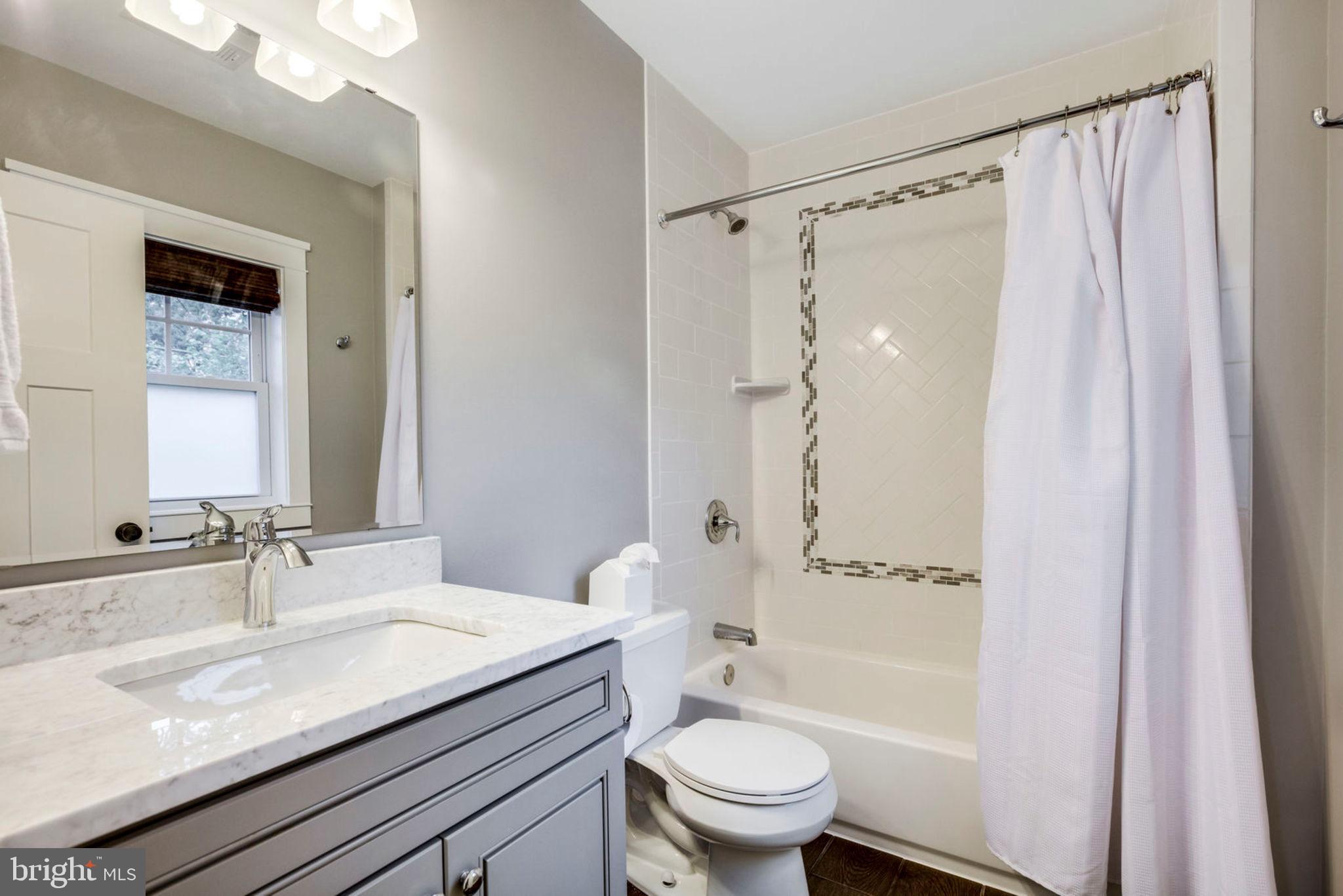 3106 North Glebe Road Arlington, VA 22207 - Photo 35 of 48 Upper Level Bath