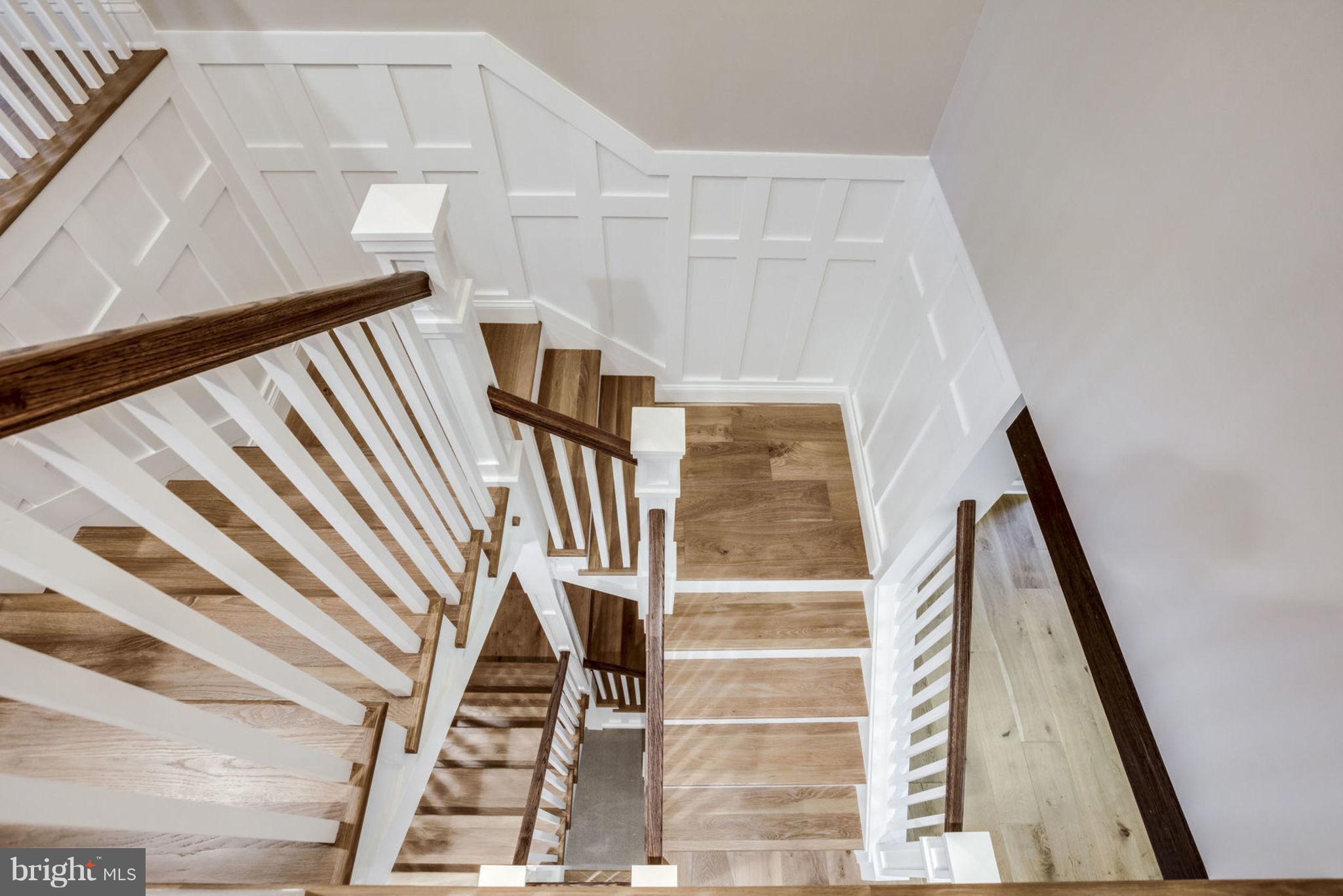 3106 North Glebe Road Arlington, VA 22207 - Photo 36 of 48 Staircase
