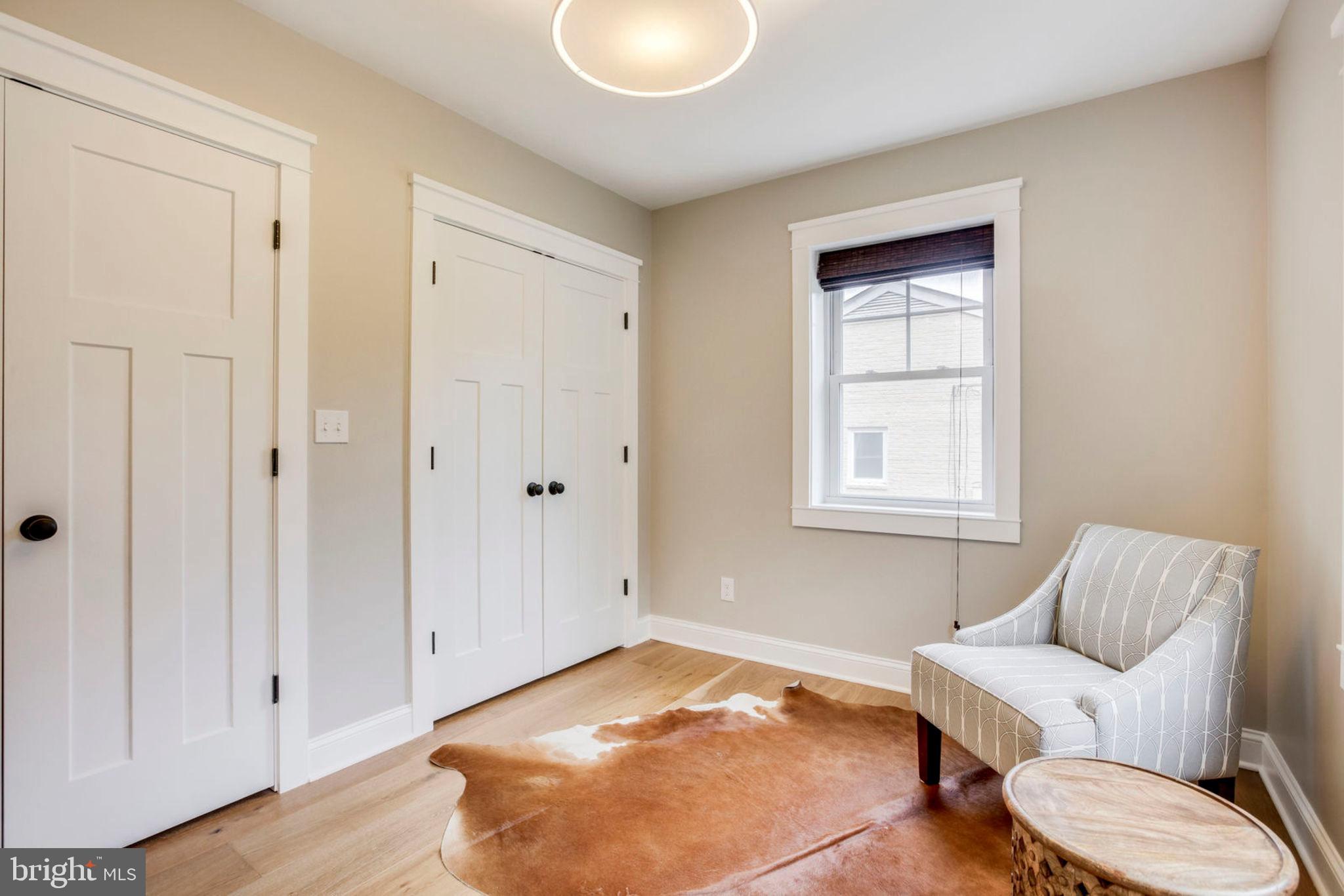 3106 North Glebe Road Arlington, VA 22207 - Photo 6 of 48 Sitting Room Off of Entry