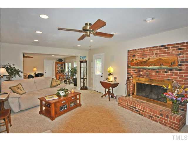 3306 Roundtree Court Raleigh, NC 27607 - Photo 11 of 24