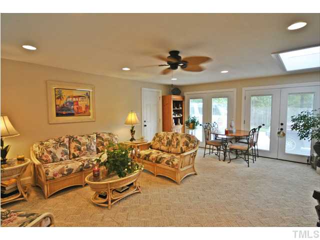 3306 Roundtree Court Raleigh, NC 27607 - Photo 23 of 24