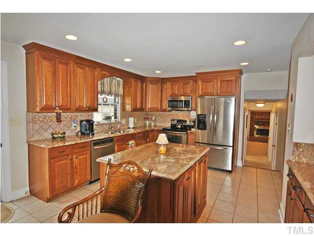 3306 Roundtree Court Raleigh, NC 27607 - Photo 10 of 24