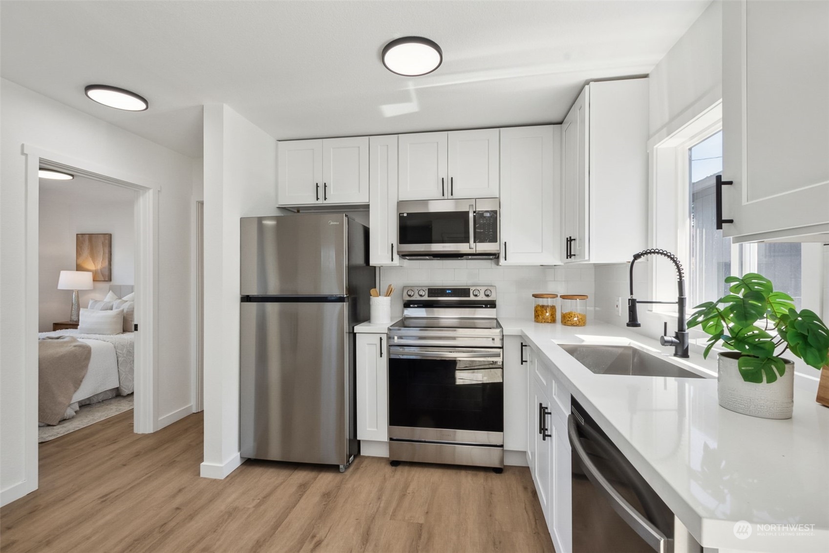 682 Dayton Avenue Northeast Renton, WA 98056 - Photo 8 of 23 Gallery Image 8