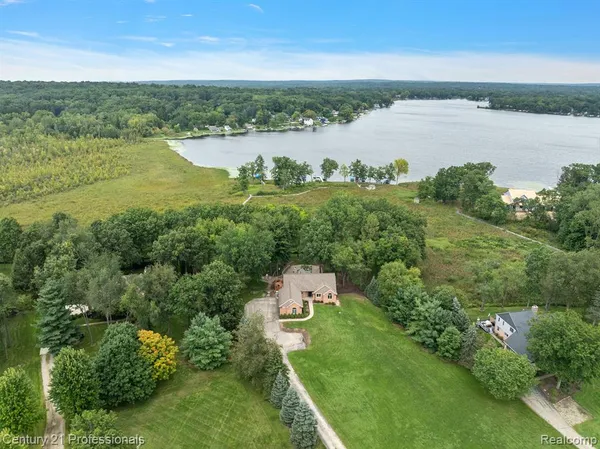$1,100,000 | 12120 Shaffer Road, Davisburg, MI 48350