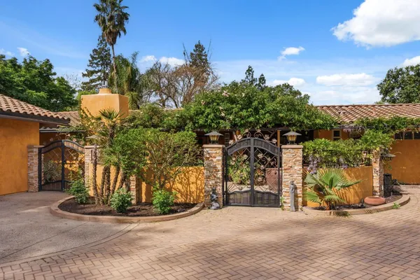 $1,695,000 | 5151 North Van Ness Boulevard, Fresno, CA 93711