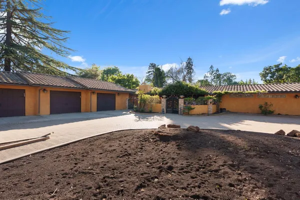 $1,695,000 | 5151 North Van Ness Boulevard, Fresno, CA 93711