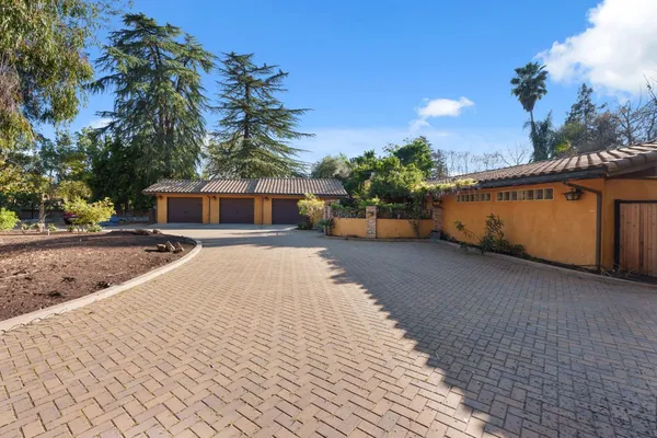 $1,695,000 | 5151 North Van Ness Boulevard, Fresno, CA 93711