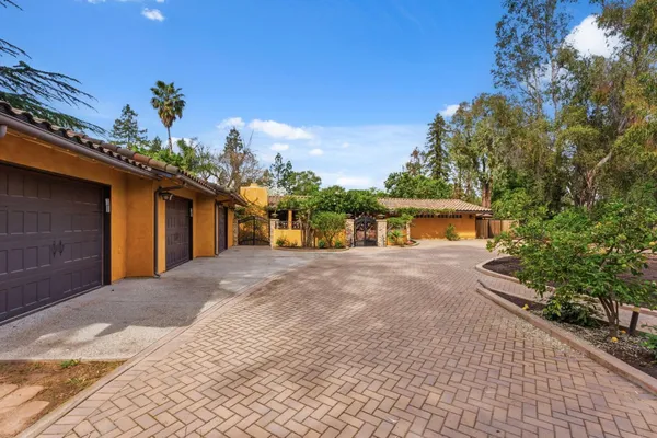 $1,695,000 | 5151 North Van Ness Boulevard, Fresno, CA 93711