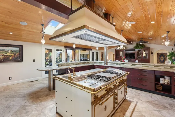 $1,695,000 | 5151 North Van Ness Boulevard, Fresno, CA 93711