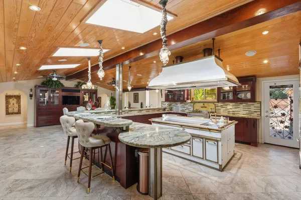 $1,695,000 | 5151 North Van Ness Boulevard, Fresno, CA 93711