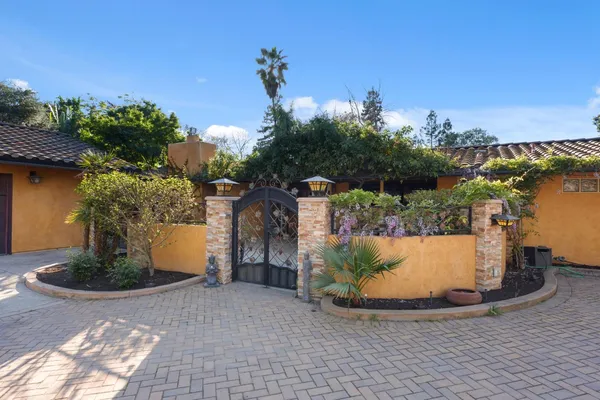 $1,695,000 | 5151 North Van Ness Boulevard, Fresno, CA 93711