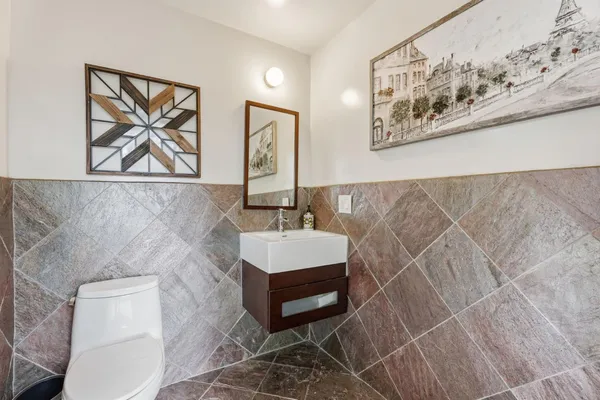 $1,695,000 | 5151 North Van Ness Boulevard, Fresno, CA 93711