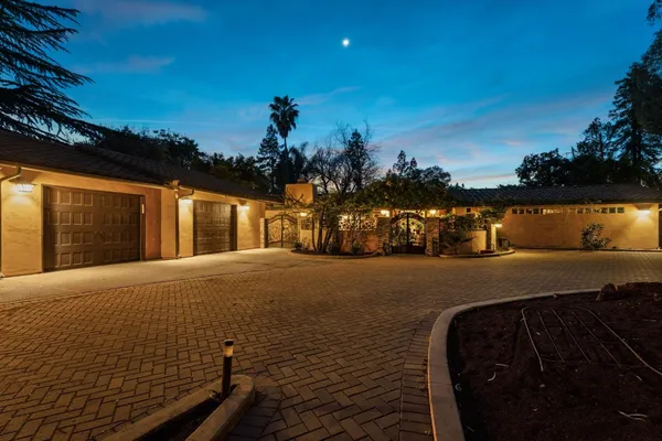 $1,695,000 | 5151 North Van Ness Boulevard, Fresno, CA 93711
