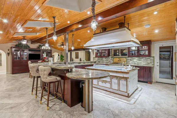 $1,695,000 | 5151 North Van Ness Boulevard, Fresno, CA 93711
