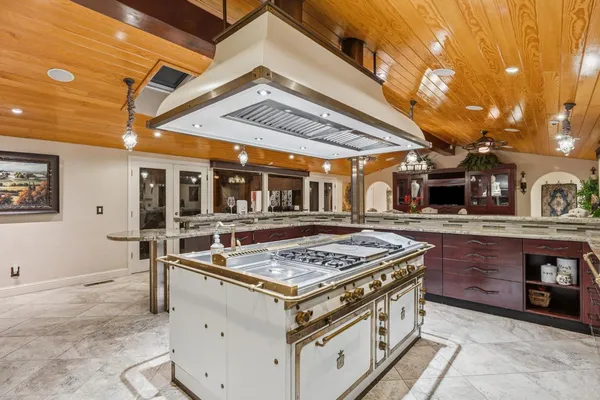 $1,695,000 | 5151 North Van Ness Boulevard, Fresno, CA 93711
