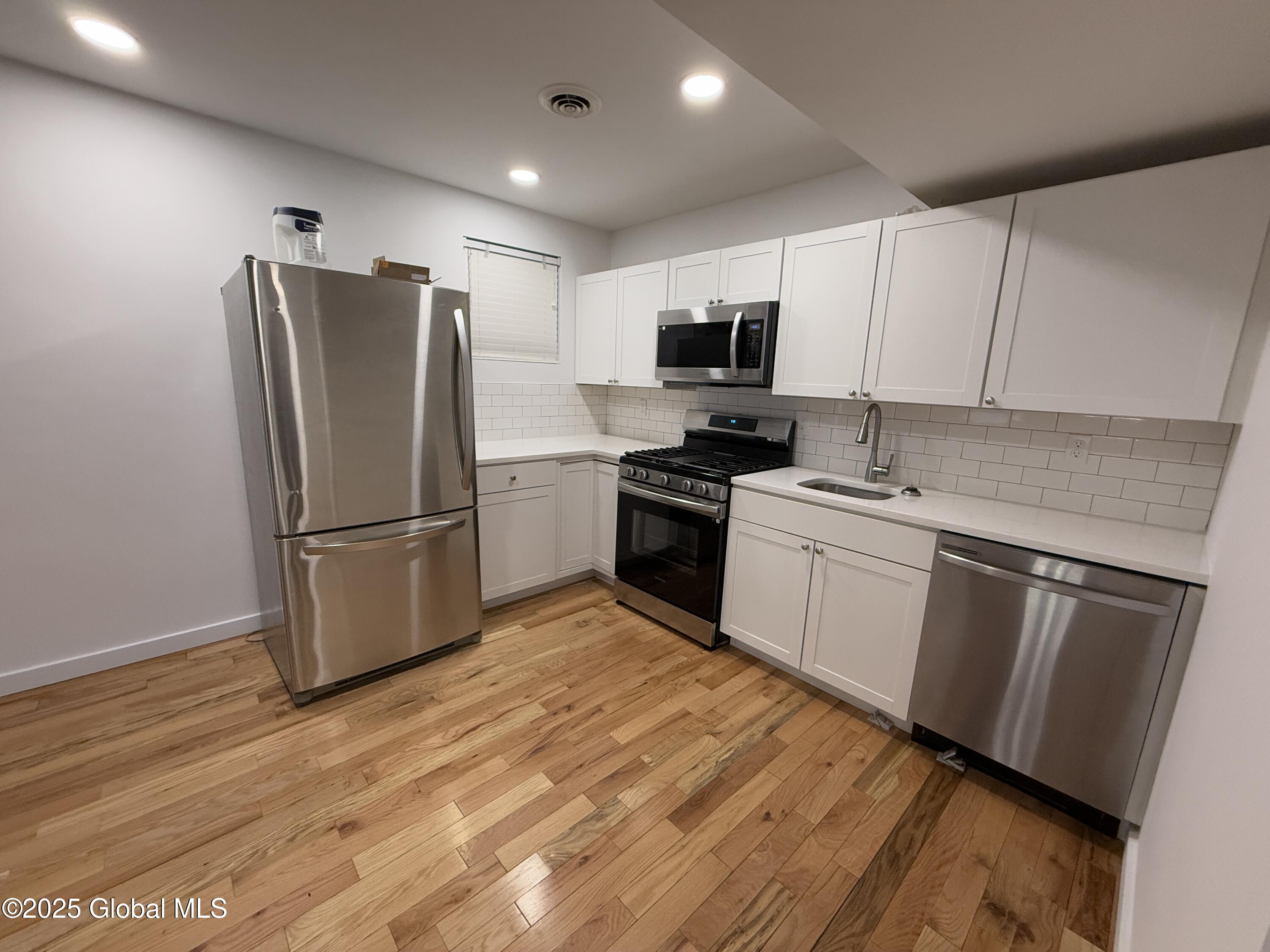 479 2nd Street, Unit 2 Troy, NY 12180 - Photo 4 of 10 IMG_6163