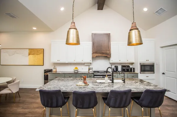 $2,995 | 12009 Upton Avenue, Lubbock, TX 79424