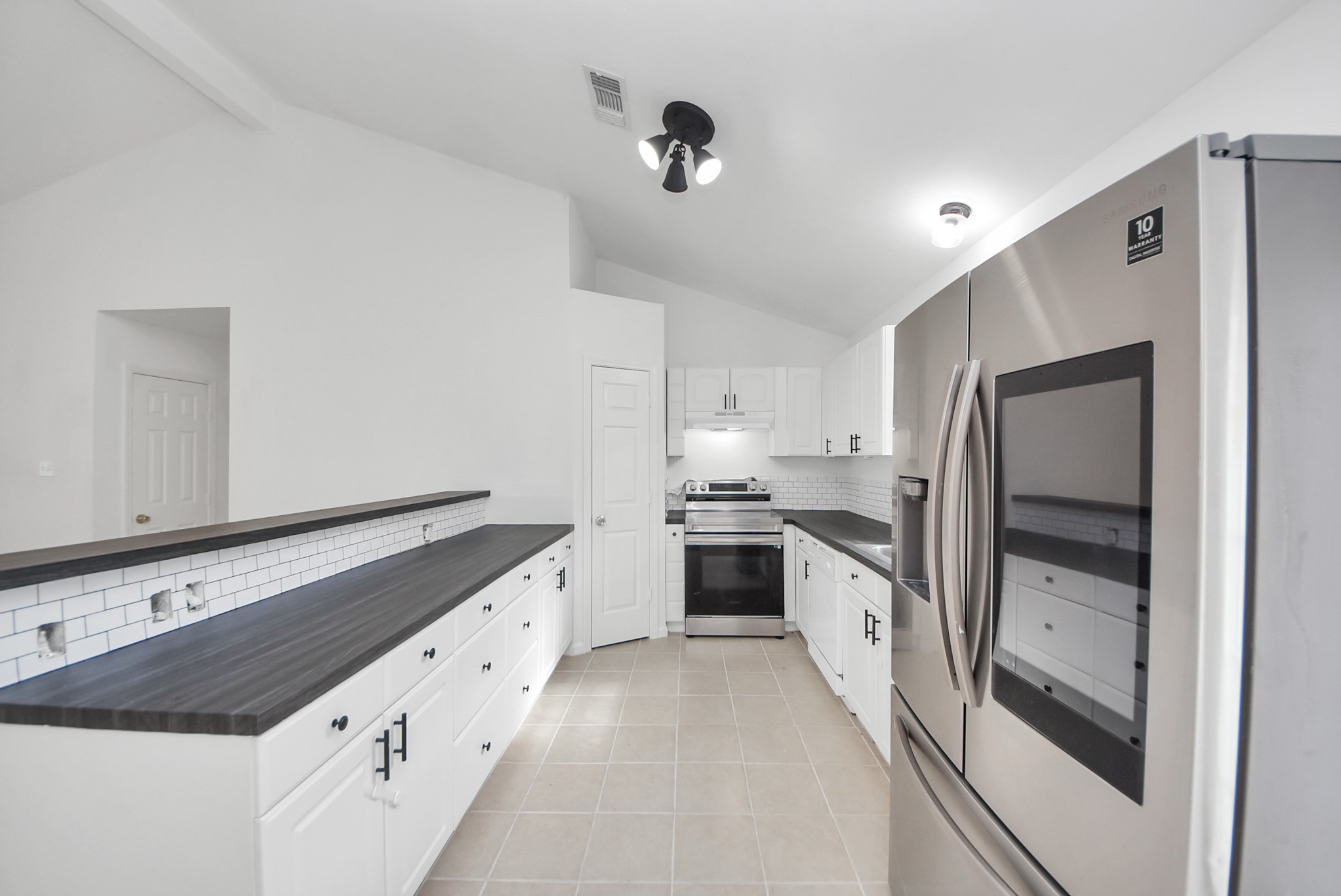 1610 7th Street Hempstead, TX 77445 - Photo 9 of 23