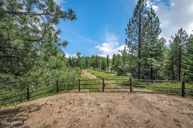 $799,000 | 9067 West Coeur D'Alene Drive, Spirit Lake, ID 83869