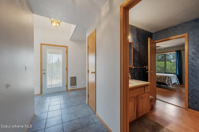 $799,000 | 9067 West Coeur D'Alene Drive, Spirit Lake, ID 83869