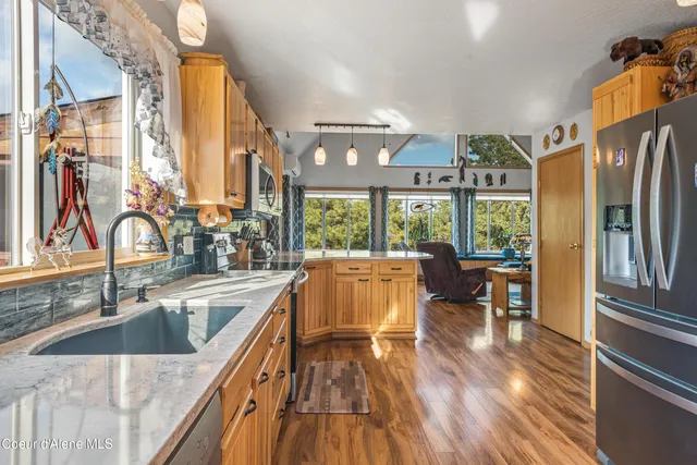 $799,000 | 9067 West Coeur D'Alene Drive, Spirit Lake, ID 83869