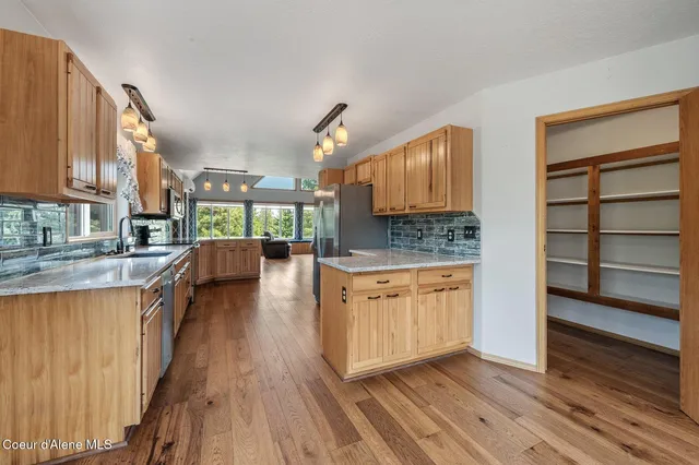 $799,000 | 9067 West Coeur D'Alene Drive, Spirit Lake, ID 83869