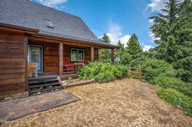 $799,000 | 9067 West Coeur D'Alene Drive, Spirit Lake, ID 83869