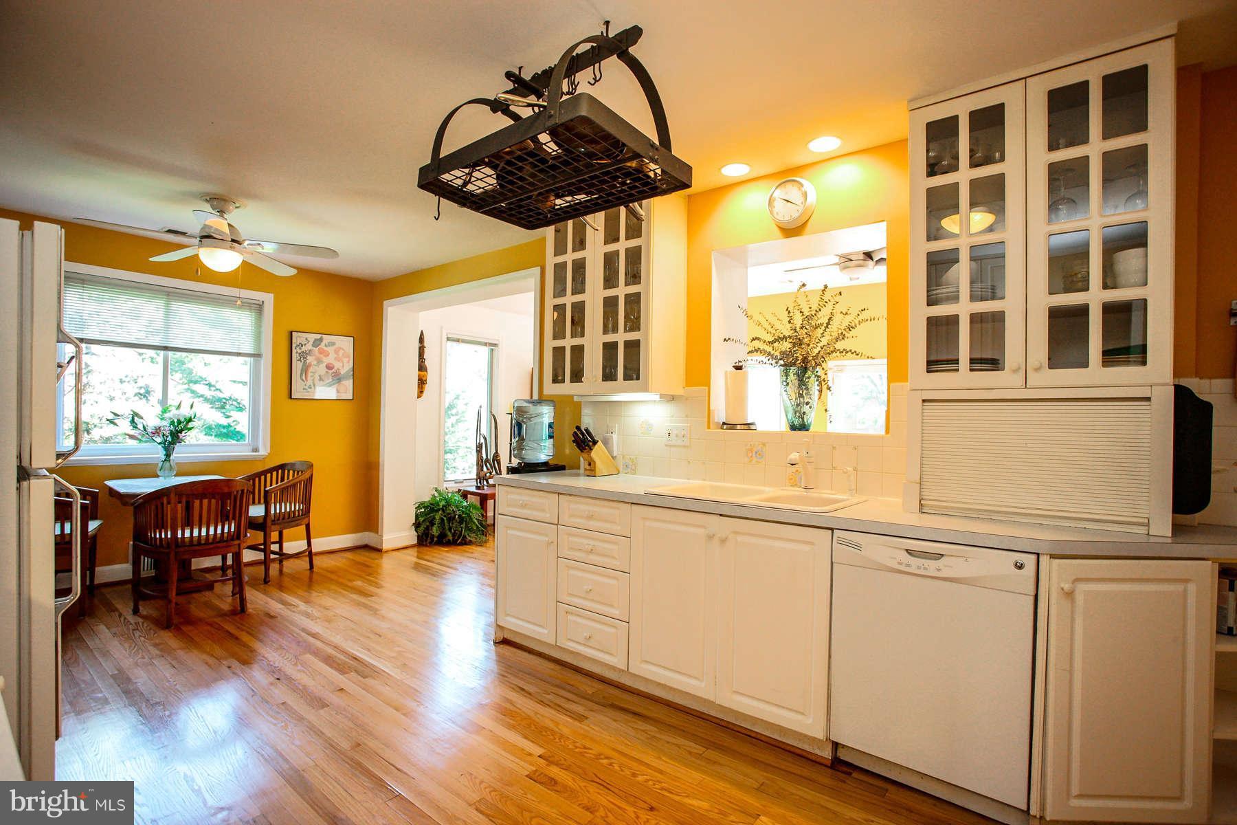 2445 North Rockingham Street Arlington, VA 22207 - Photo 4 of 15 Kitchen