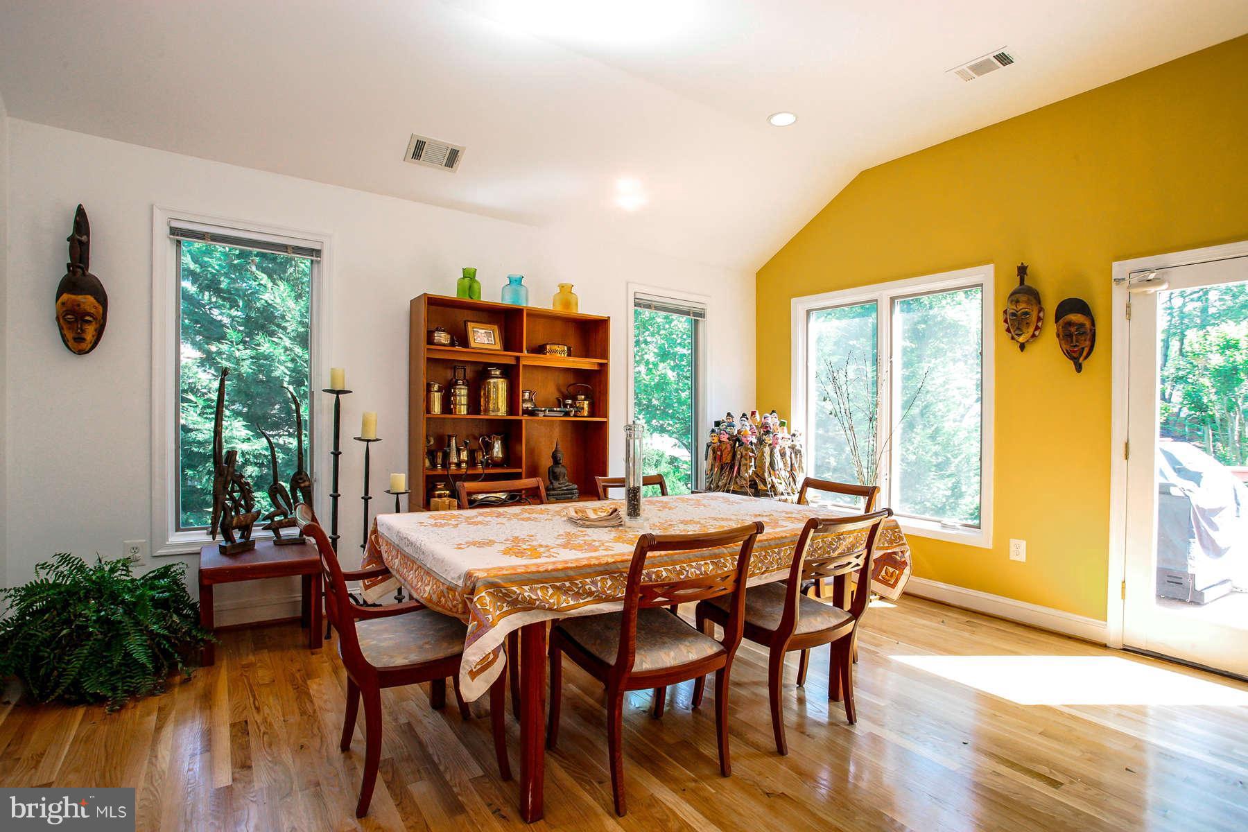 2445 North Rockingham Street Arlington, VA 22207 - Photo 5 of 15 Dining Room