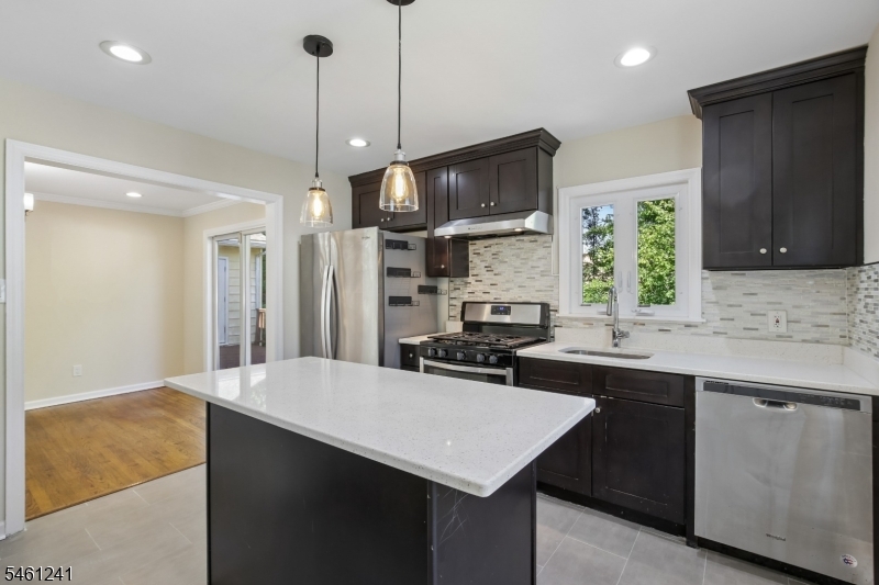 113 Stony Road Edison, NJ 08817 - Photo 9 of 44 Gallery Image 9