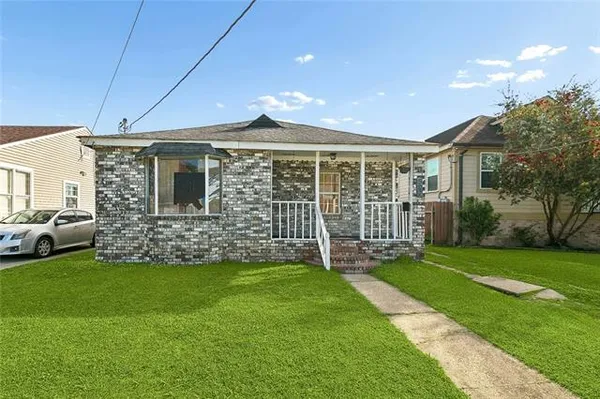 $220,000 | 507 Warrington Drive, New Orleans, LA 70122