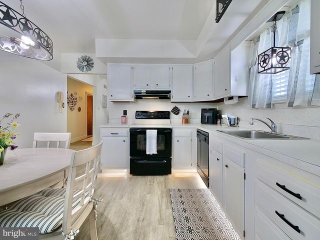 $300,000 | 517 Rohach Road, Aston, PA 19014