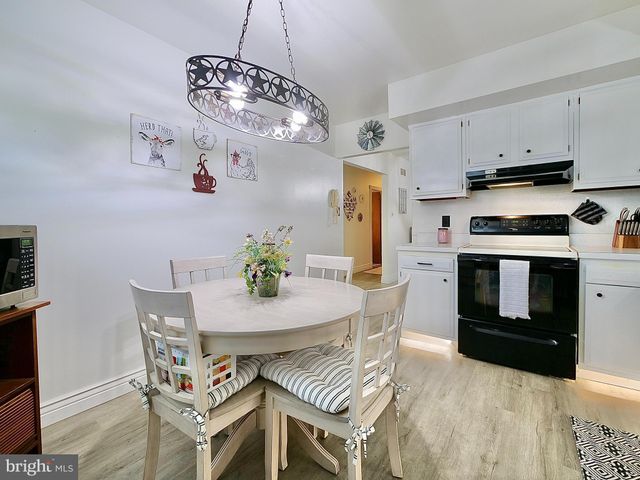 $300,000 | 517 Rohach Road, Aston, PA 19014