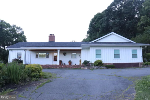 $4,250 | 35065 Charles Town, Purcellville, VA 20132
