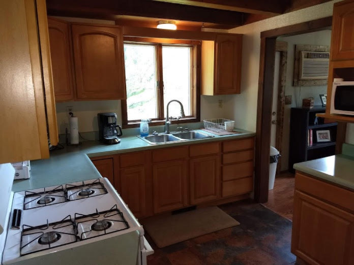 5017 East Tamarack Road Edmore, MI 48829 - Photo 4 of 16 Kitchen2