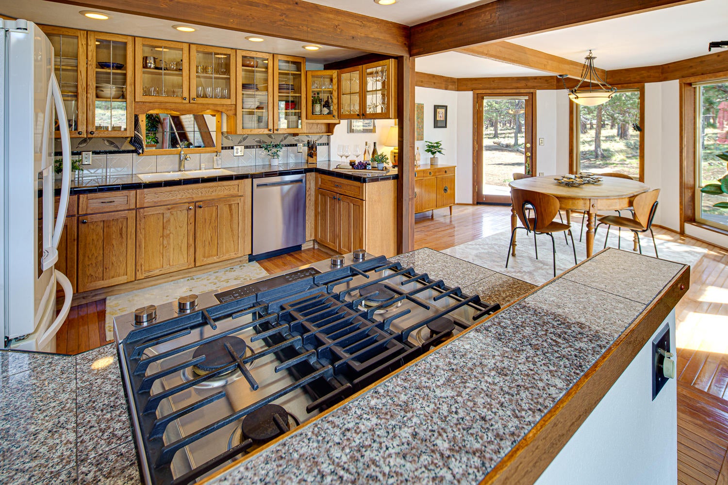 16057 Cattle Drive Road Sisters, OR 97759 - Photo 11 of 49 Kitchen