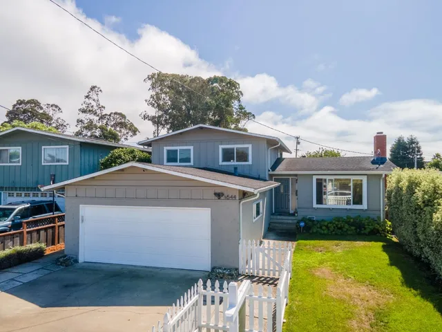 $1,424,000 | 544 Grove Street, Half Moon Bay, CA 94019