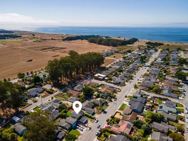 $1,424,000 | 544 Grove Street, Half Moon Bay, CA 94019