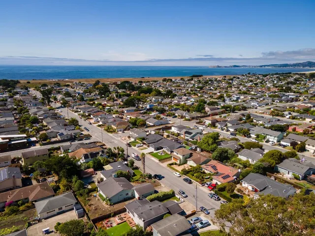 $1,424,000 | 544 Grove Street, Half Moon Bay, CA 94019