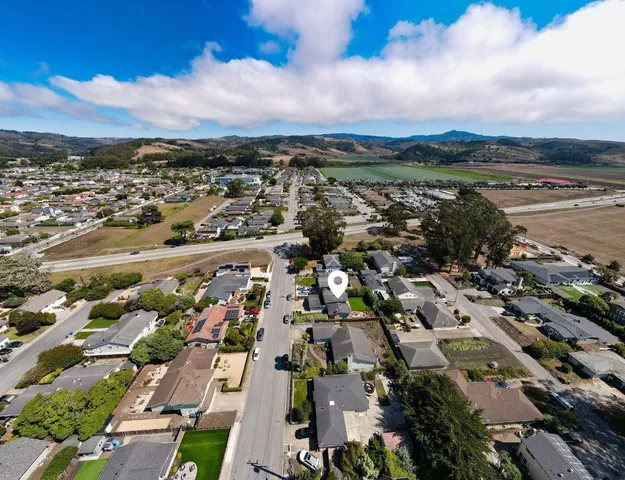 $1,424,000 | 544 Grove Street, Half Moon Bay, CA 94019