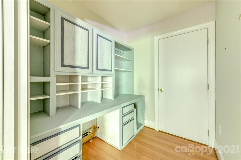 712 Lochaven Road Waxhaw, NC 28173 - Photo 26 of 38 a view of kitchen with cabinets