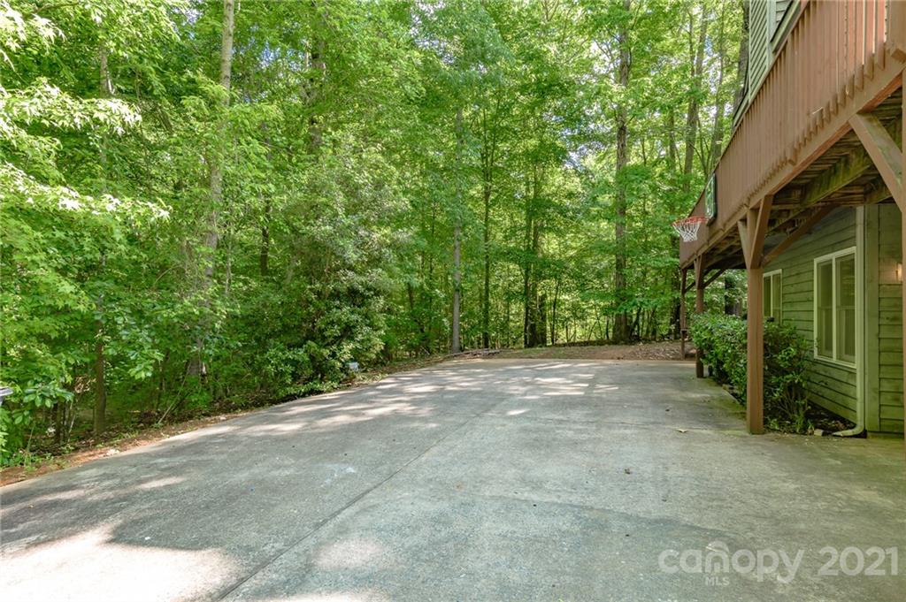 712 Lochaven Road Waxhaw, NC 28173 - Photo 30 of 38 a view of outdoor space and yard